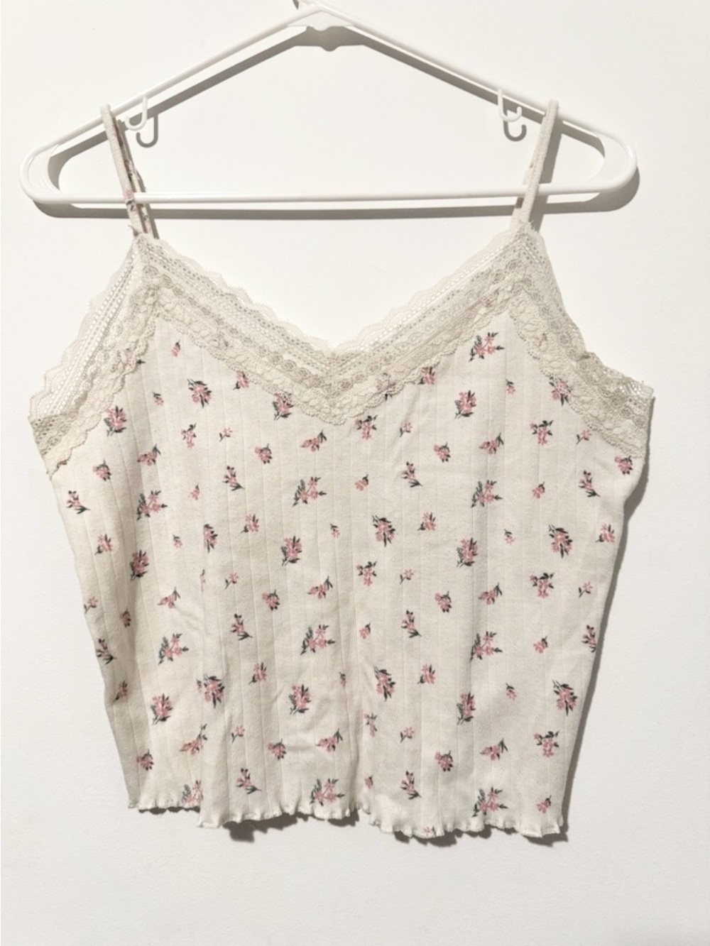 No Boundaries Junior’s Cream Color Floral Print Ribbed Crop Cami Top